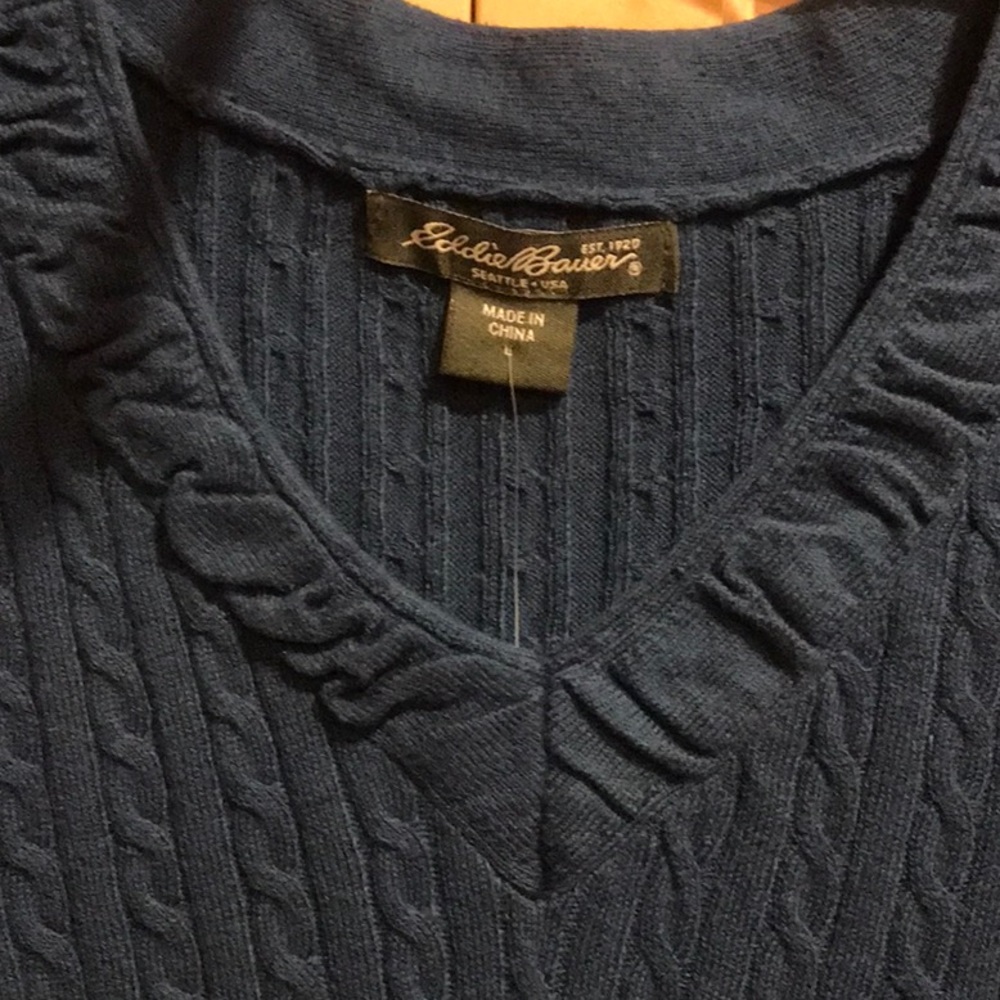 New Eddie Bauer sweater - Picture 3 of 6